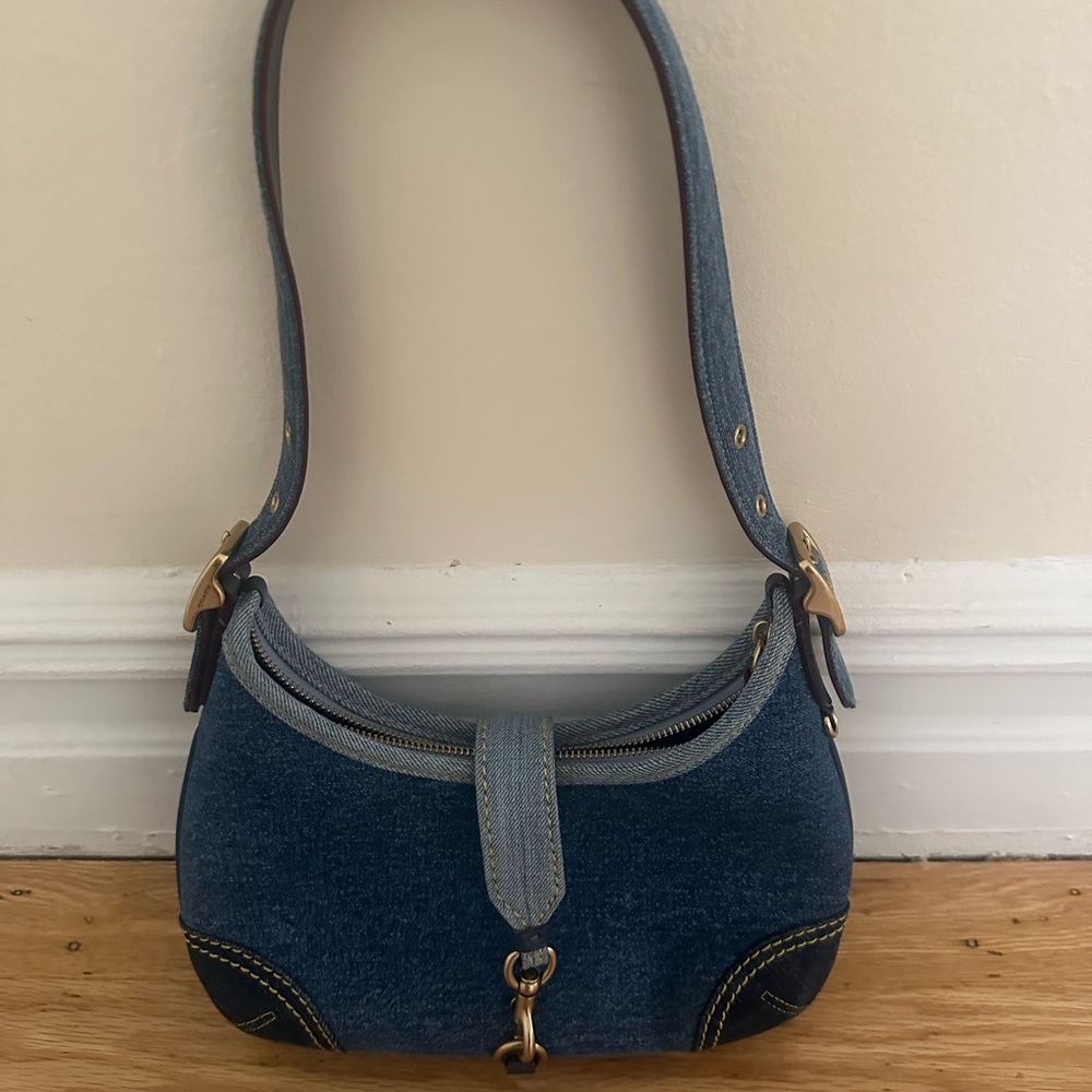 Coach Blue Shoulder Bag with Structured Design